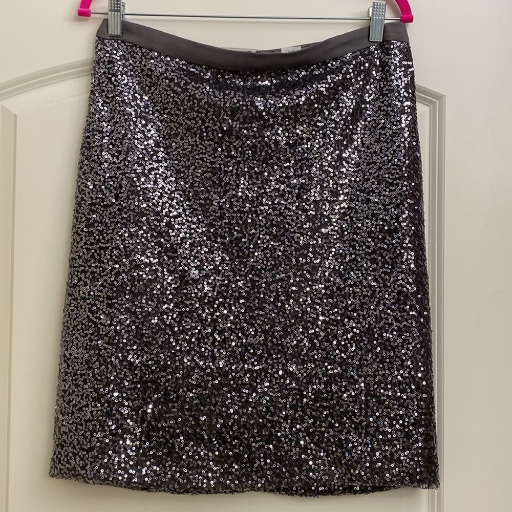 J. Crew Silver pewter Sequin Skirt. Zip back Festive , party Size 8